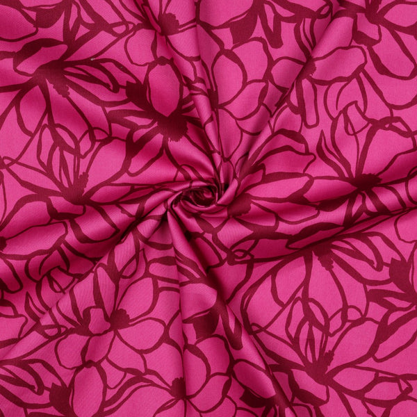 Satin de coton "Magnolia rose et rouge foncé" créé par Nerida Hansen (prix pour 10cm)