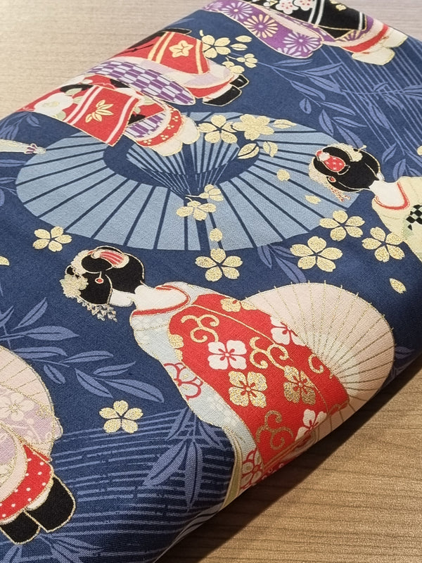 Tissu Geisha sur fond bleu - 100% coton (prix pour 10cm)