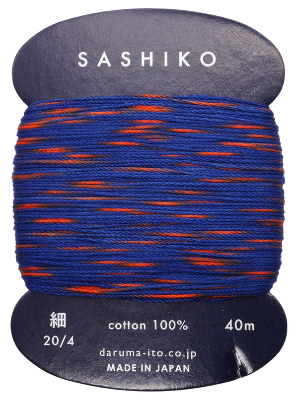 Fil sashiko de marque Daruma - bleu et touches de rouge 302 - 40m (prix à la pièce)