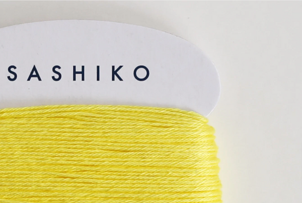 Fil sashiko de marque Daruma -  jaune citron 203  - 30m (prix à la pièce)