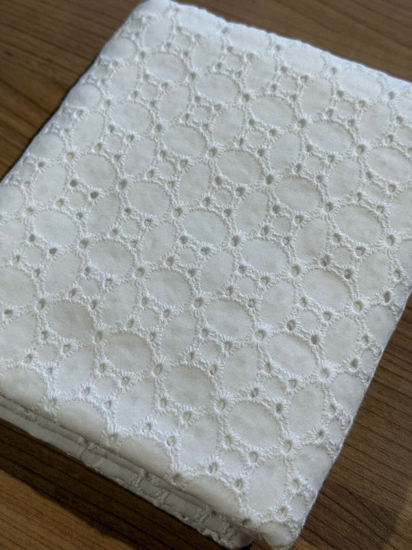 Coupon de 1m de broderie anglaise japonaise "pétales" blanche