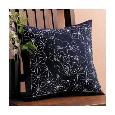 Kit coussin "kikyo" à broder en sashiko (prix pour le kit complet)