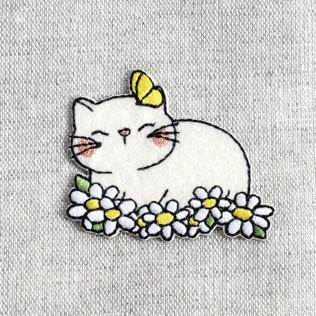 Patch thermocollant chat beige endormi avec fleur et papillon - (prix à la pièce)