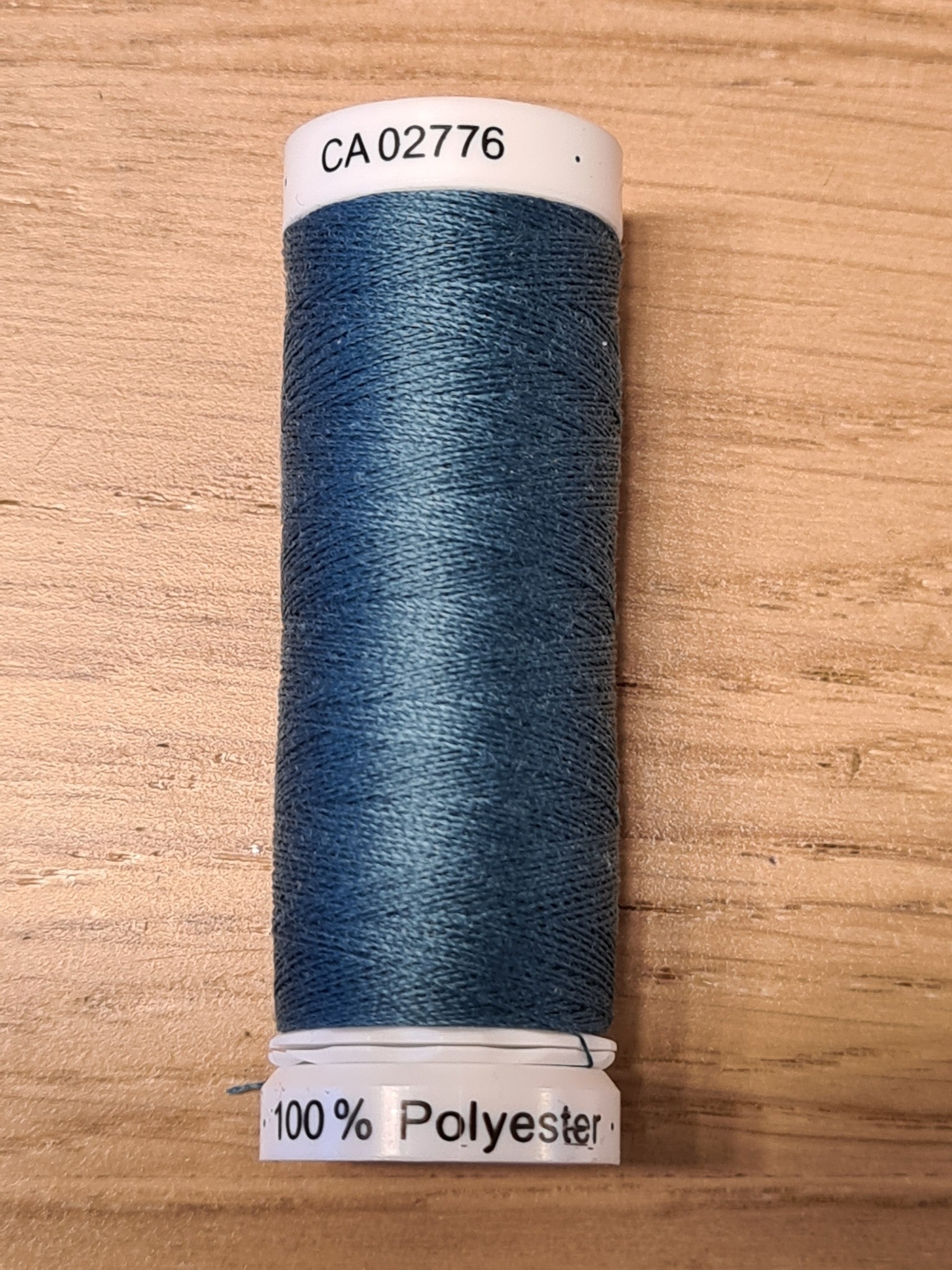 Acheter Bobine de 100m de fil à coudre Polyester Bleu acier sur La
